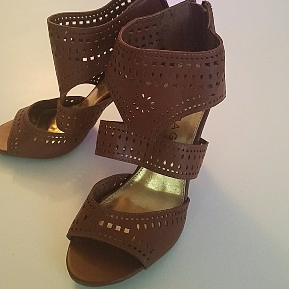 Heels - Picture 3 of 4